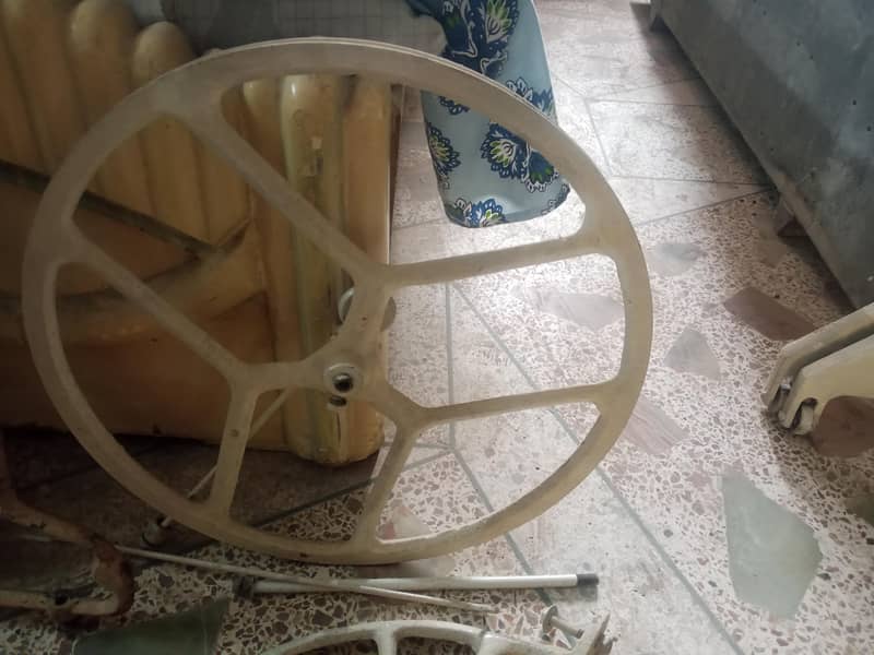 sewing machine  stand 1