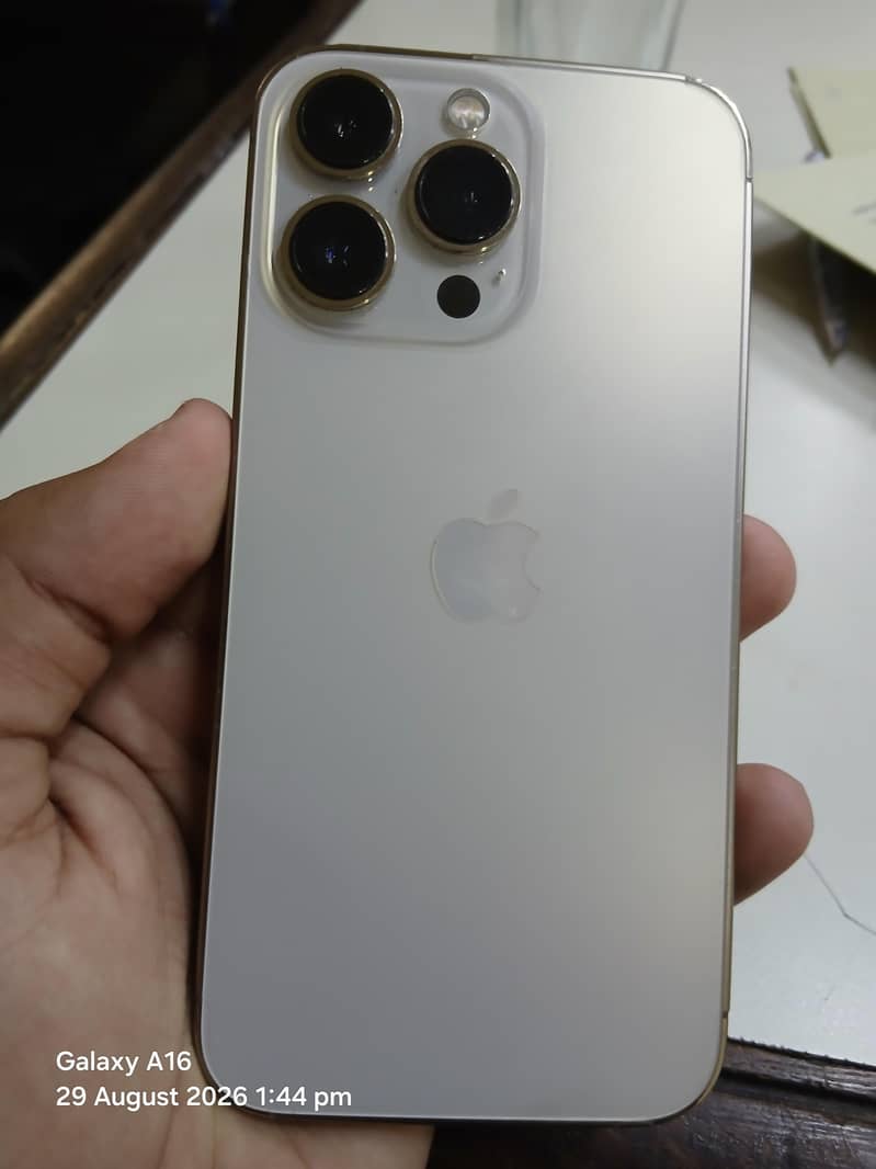 Apple iPhone 13 Pro 0