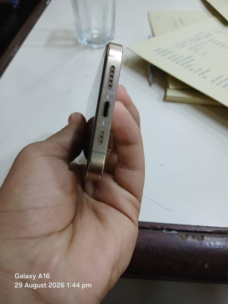 Apple iPhone 13 Pro 6