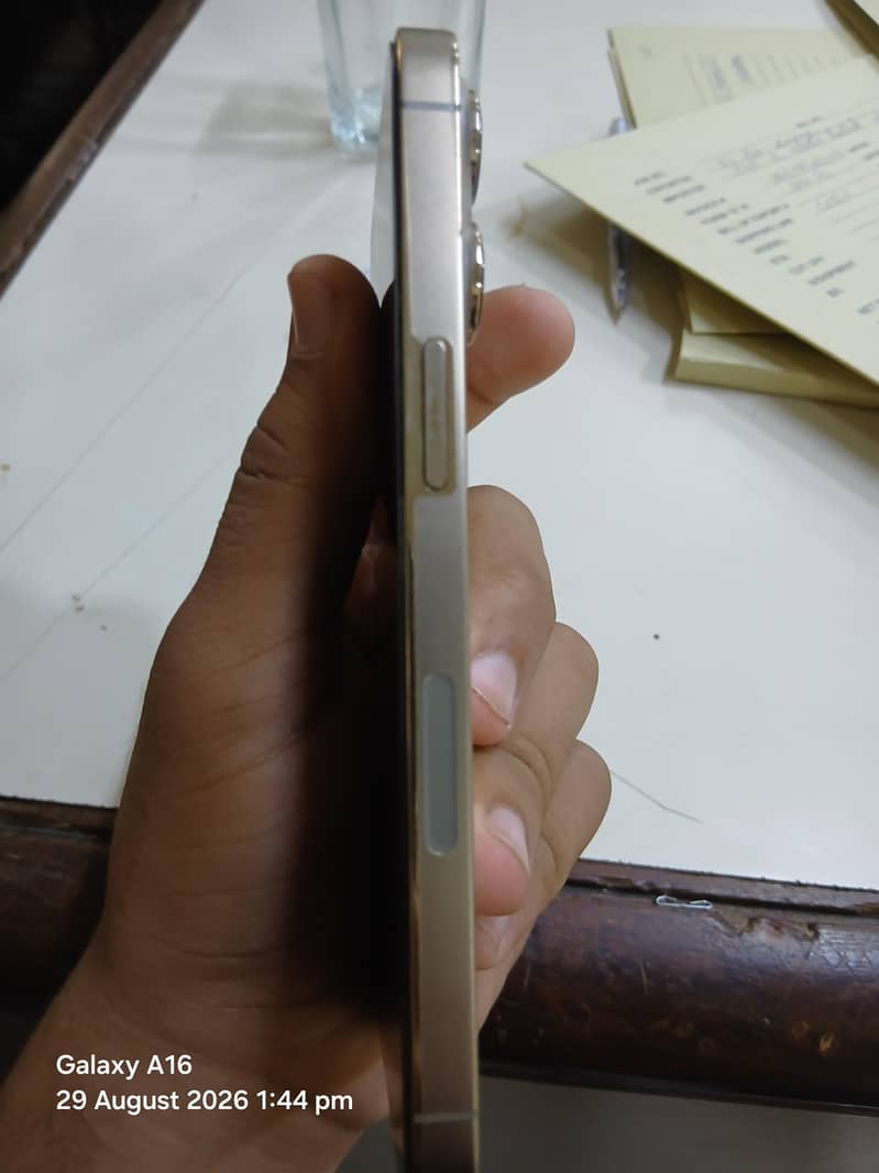 Apple iPhone 13 Pro 8