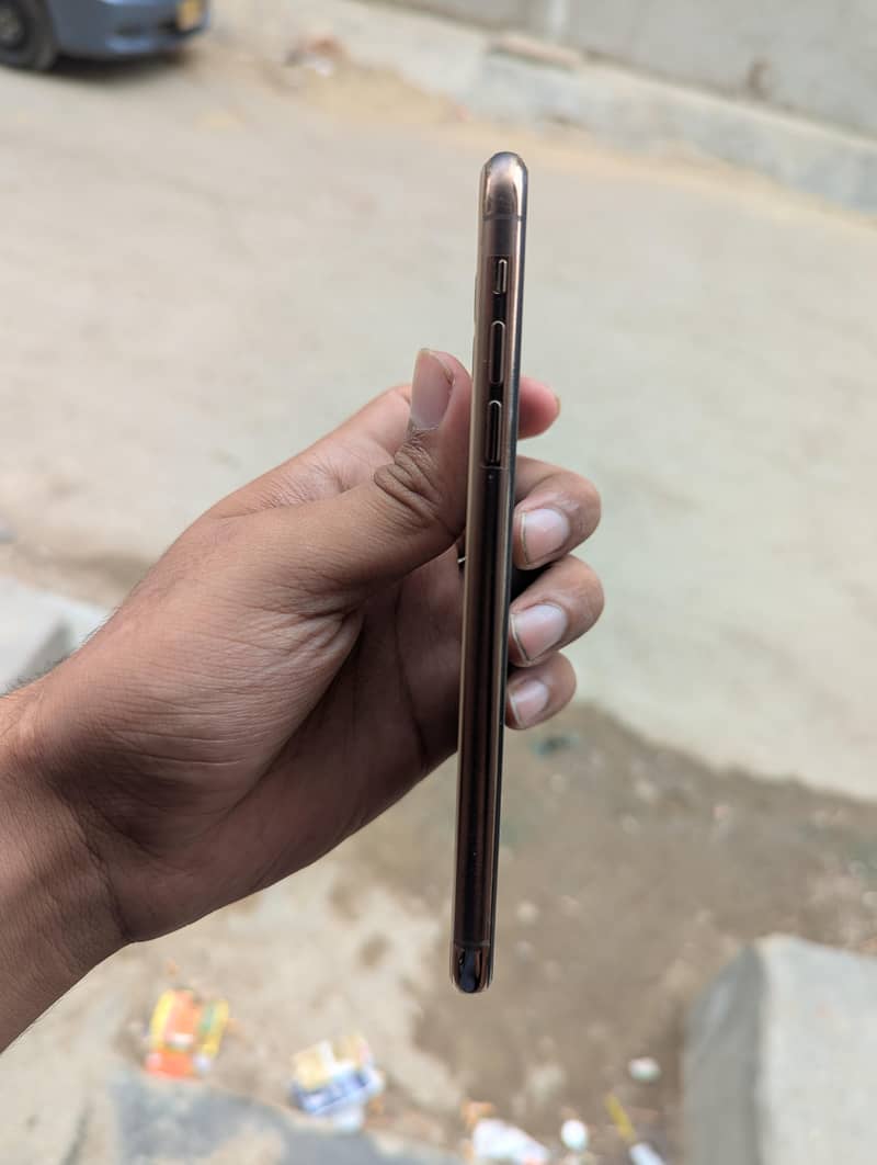 Apple iPhone 11 Pro Max 5