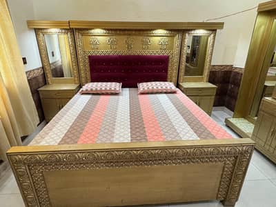 Double bed, 2 Side Drawers and Dressing Table