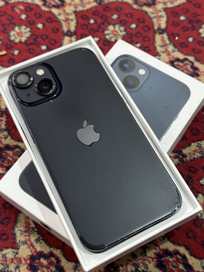Apple iPhone 13 5
