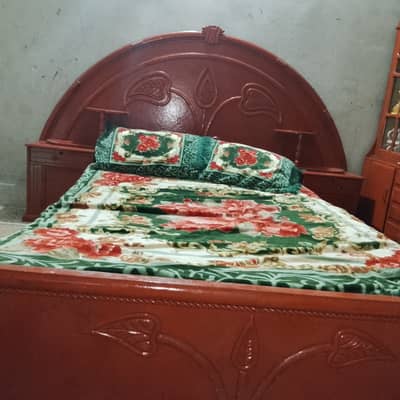 15 Saal Purana bed ha used ha.