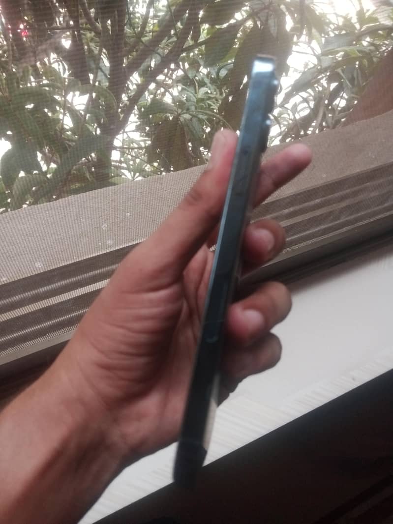 Apple iPhone 12 Pro Max 4