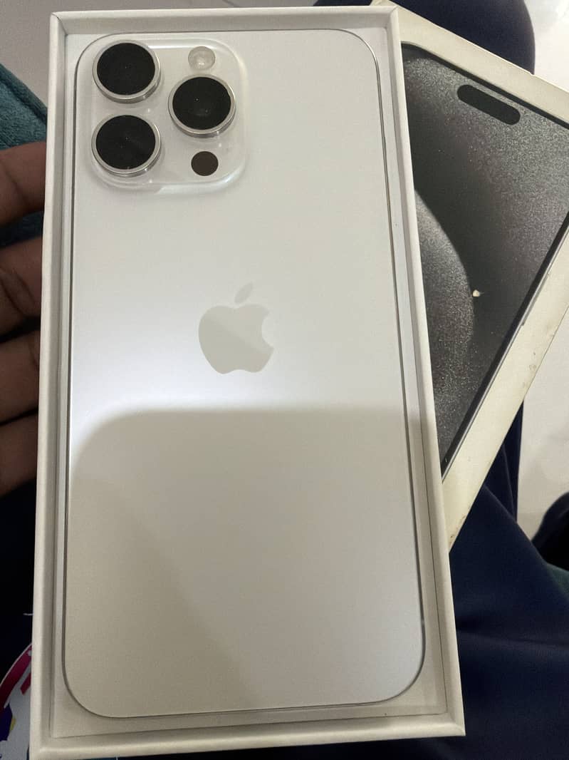 Apple iPhone 15 Pro Max 1