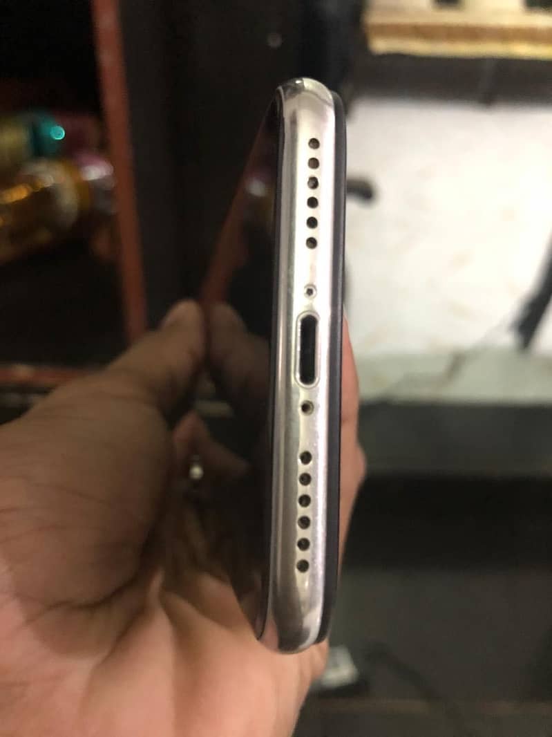 Apple iPhone X 5