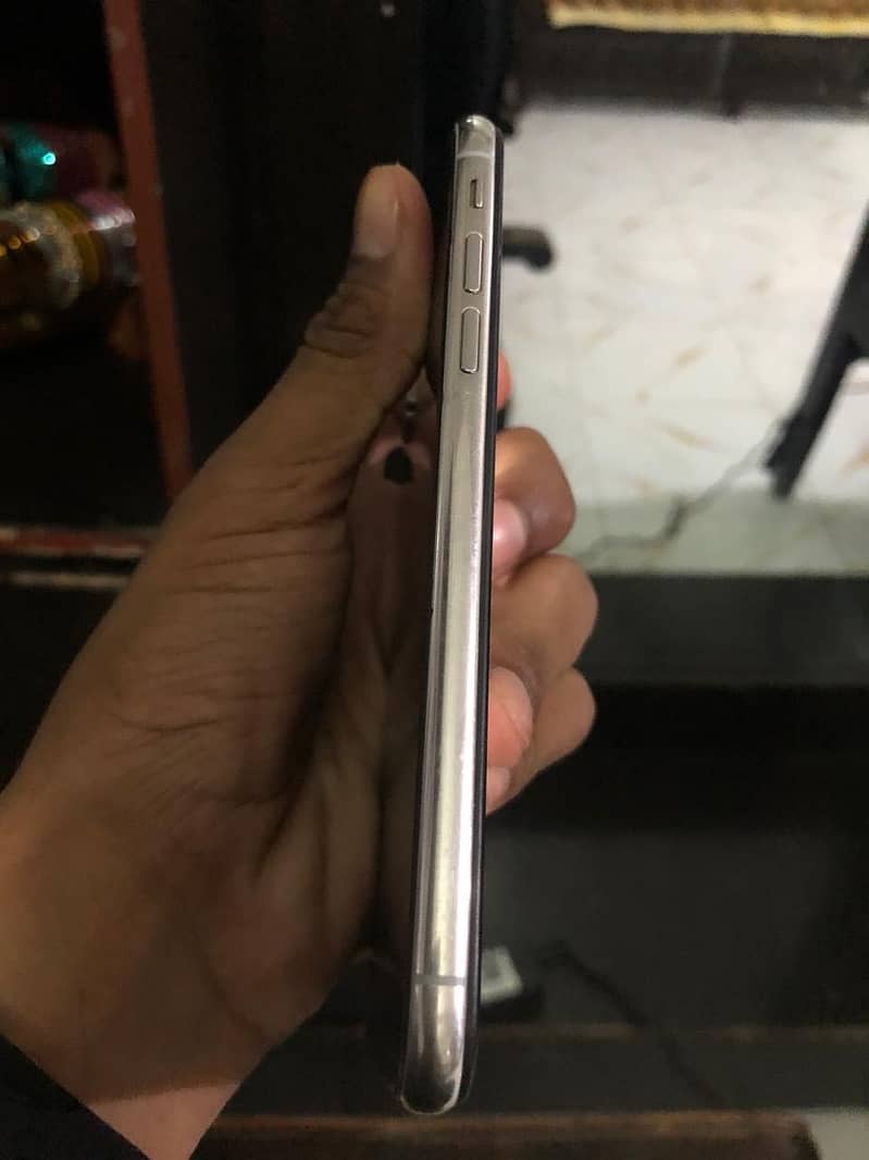 Apple iPhone X 6