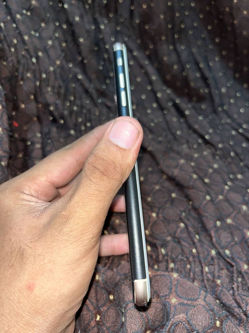 Apple iPhone 8 Plus 2