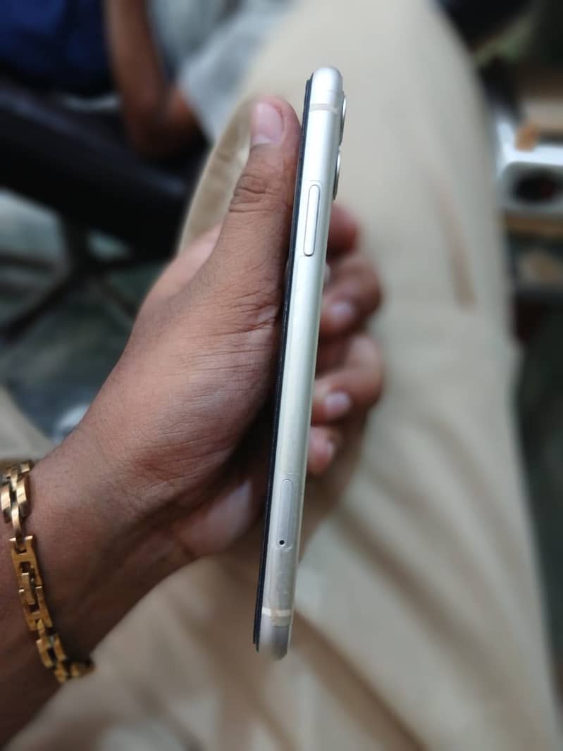 Apple iPhone 11 2