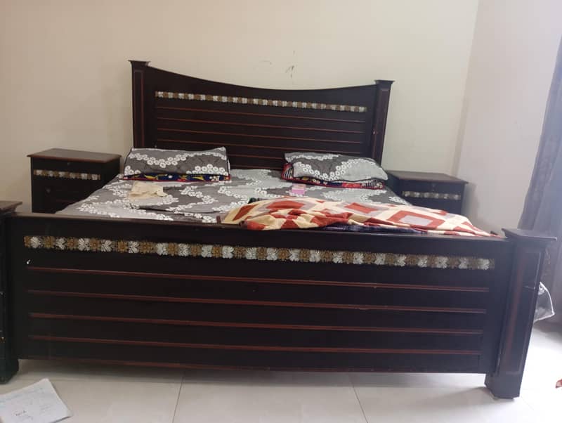 bed , side tables and dressing table 1