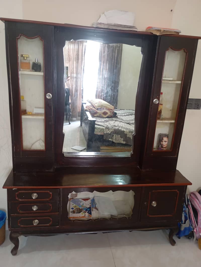 bed , side tables and dressing table 4