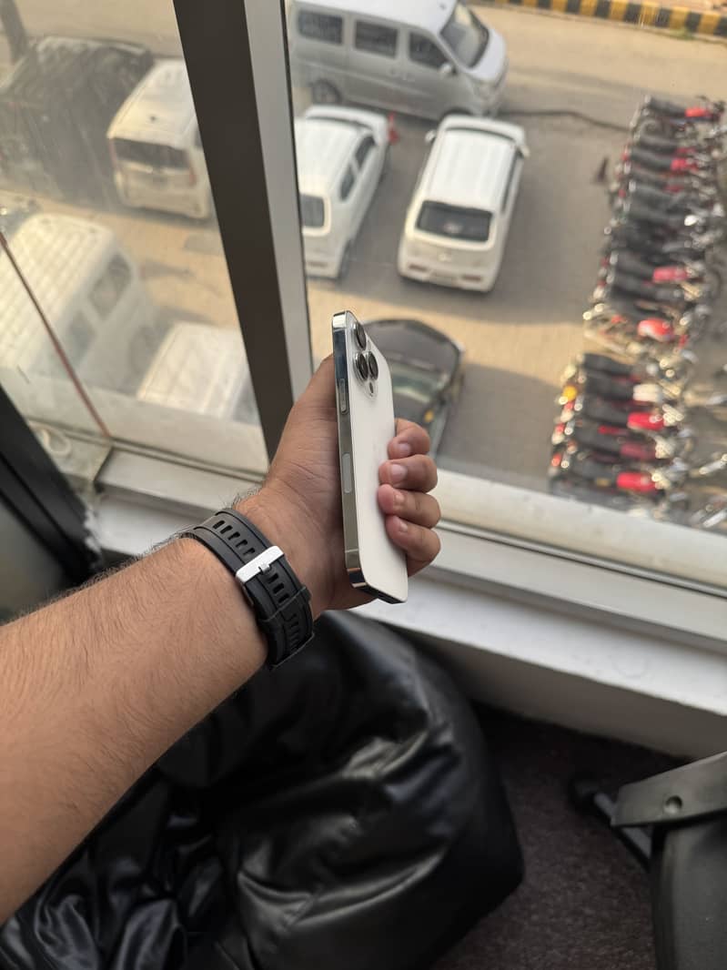 Apple iPhone 13 Pro 0