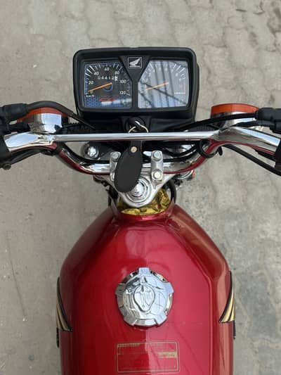 HONDA 125 SELF START (CHROME)