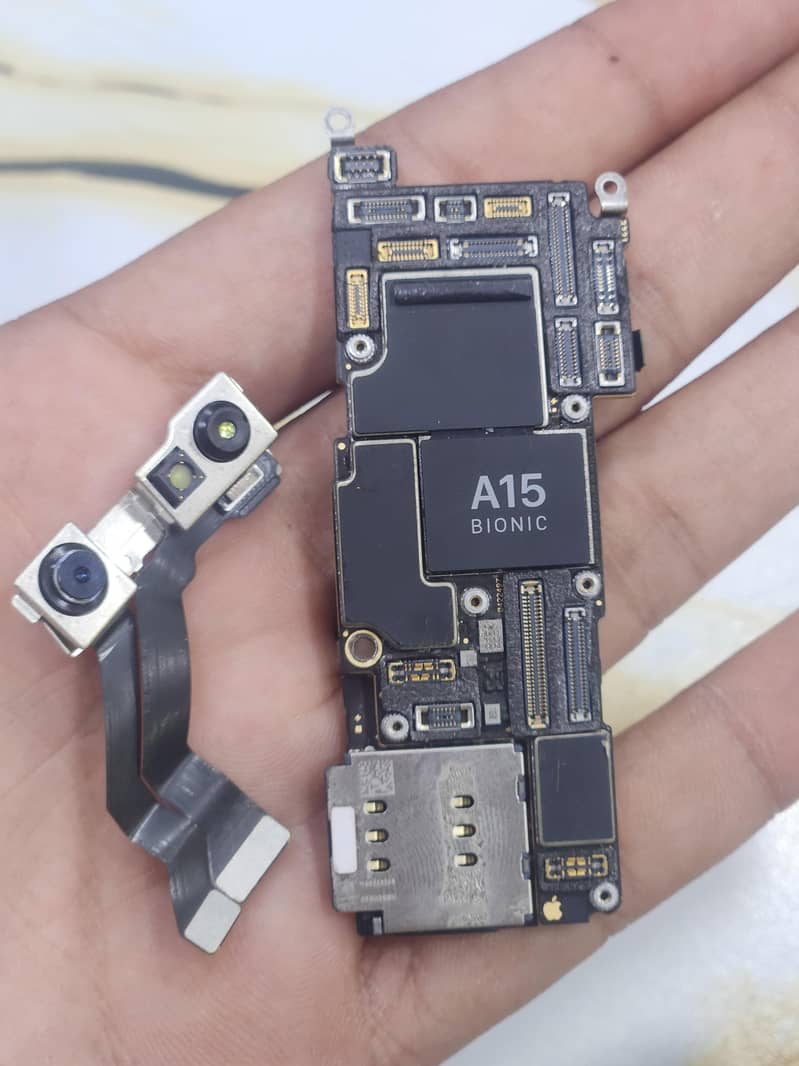 Apple iPhone 13 Pro 0