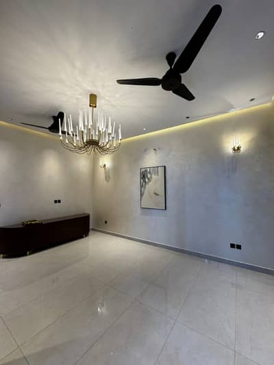 10 Marla Portion Available For Rent In Bahria Town Lahore