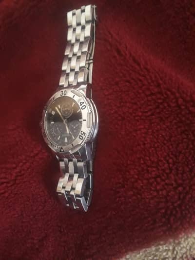 tissot 1853  sapphire crystal water resistant  20 bar 200 m/660 ft