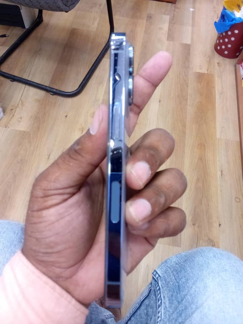 Apple iPhone 13 Pro 3