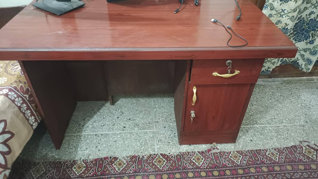 Computer Table for Sale 0