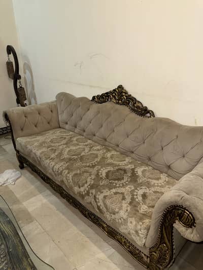 Luxury design 6seater sofa set with a unique style table
