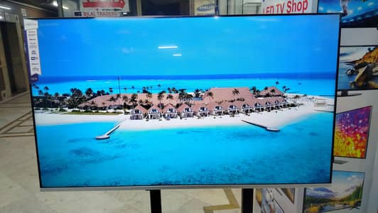 Samsung 44 inch smart Q LED tv new box pack 4k o3228o44Io8