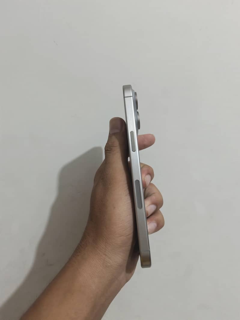 Apple iPhone 15 Pro Max 1