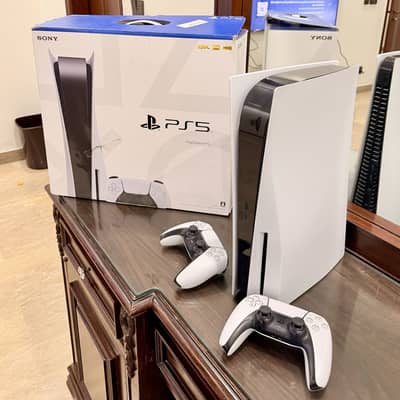 PLAY STATION 5 DISC EDITION FOR SALE, LIKE NEW, 2 ORIGINAL CONTROLLERS