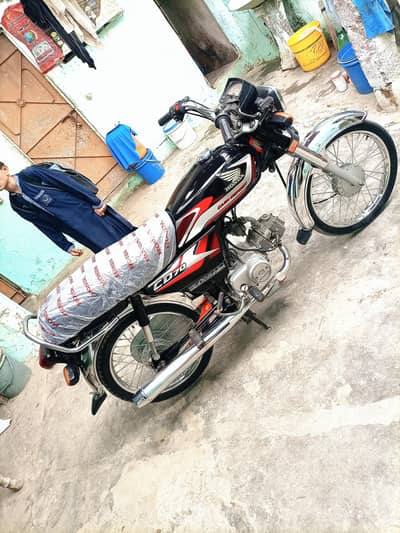 Honda CD 70 2025 ka 12 wa month. (03231380320)