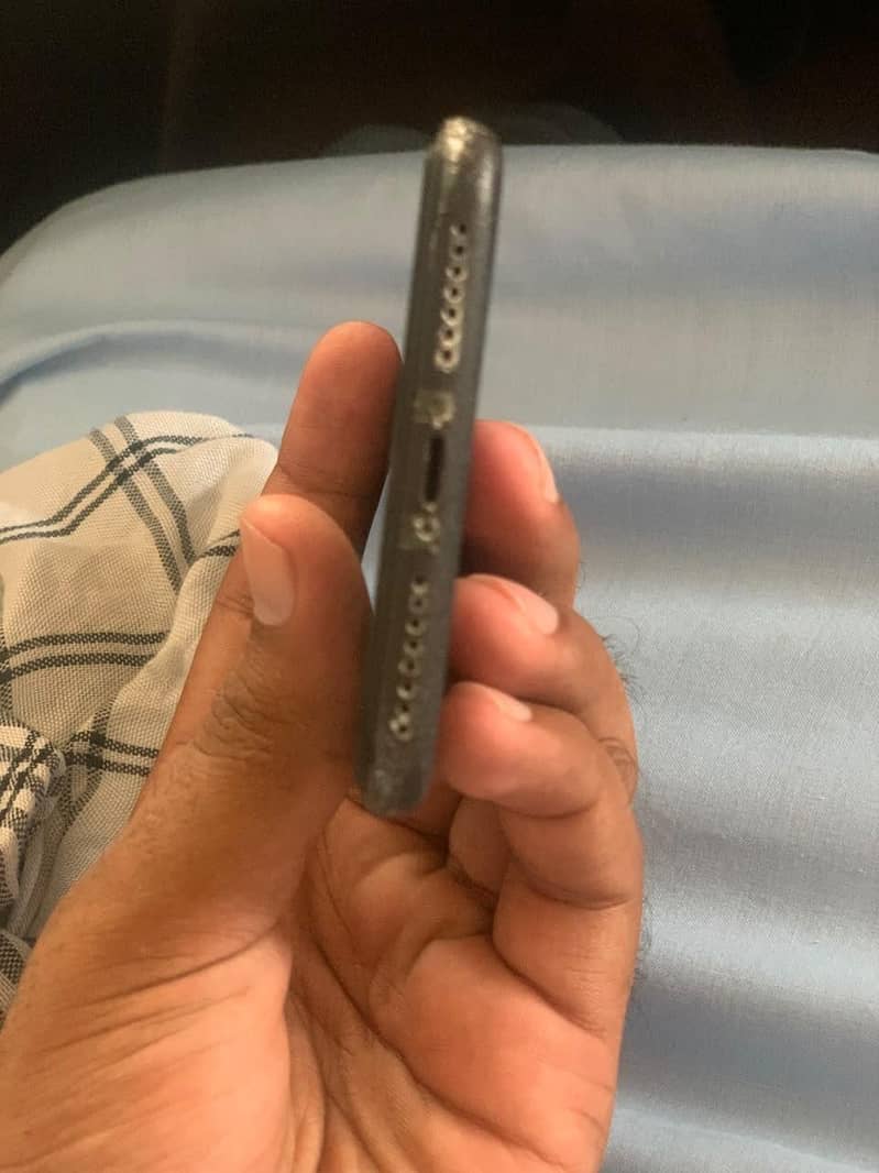 Apple iPhone 7 Plus 0