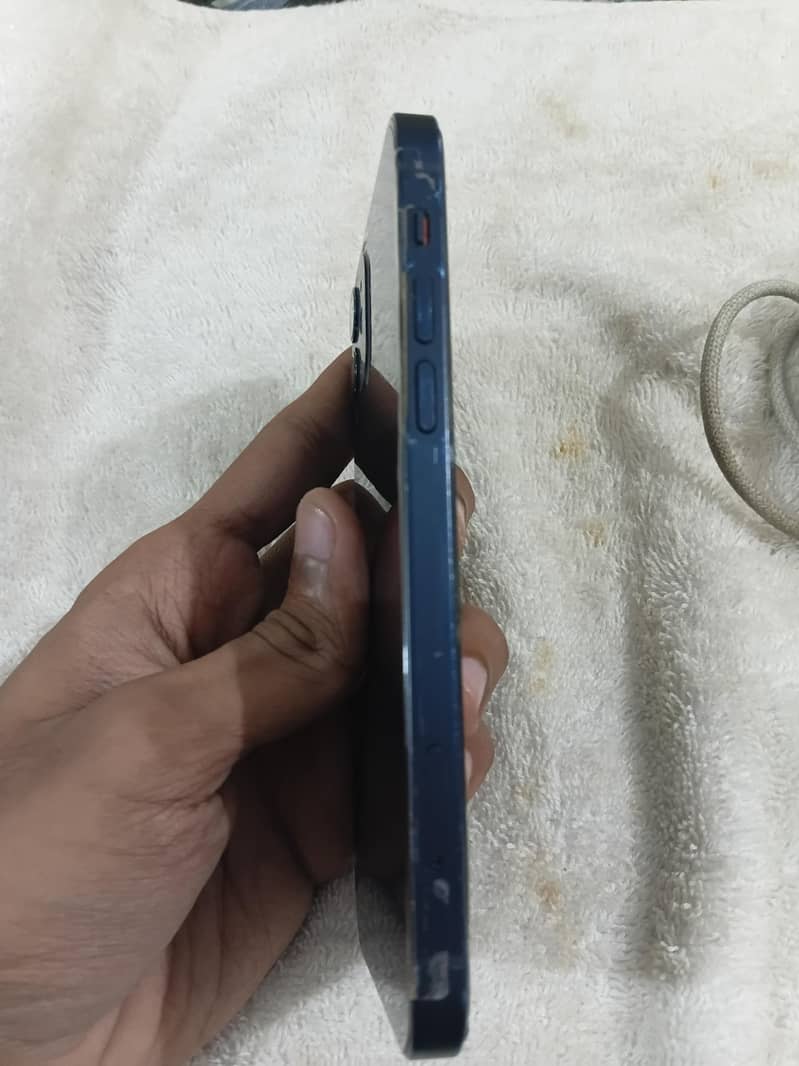 Apple iPhone 12 2