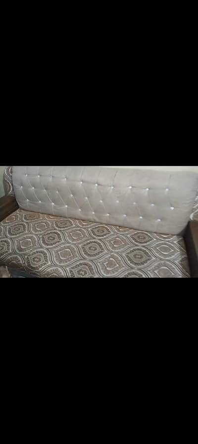 5 Seater Sofa Set – Excellent Wood & Polish, Recently Cleaned