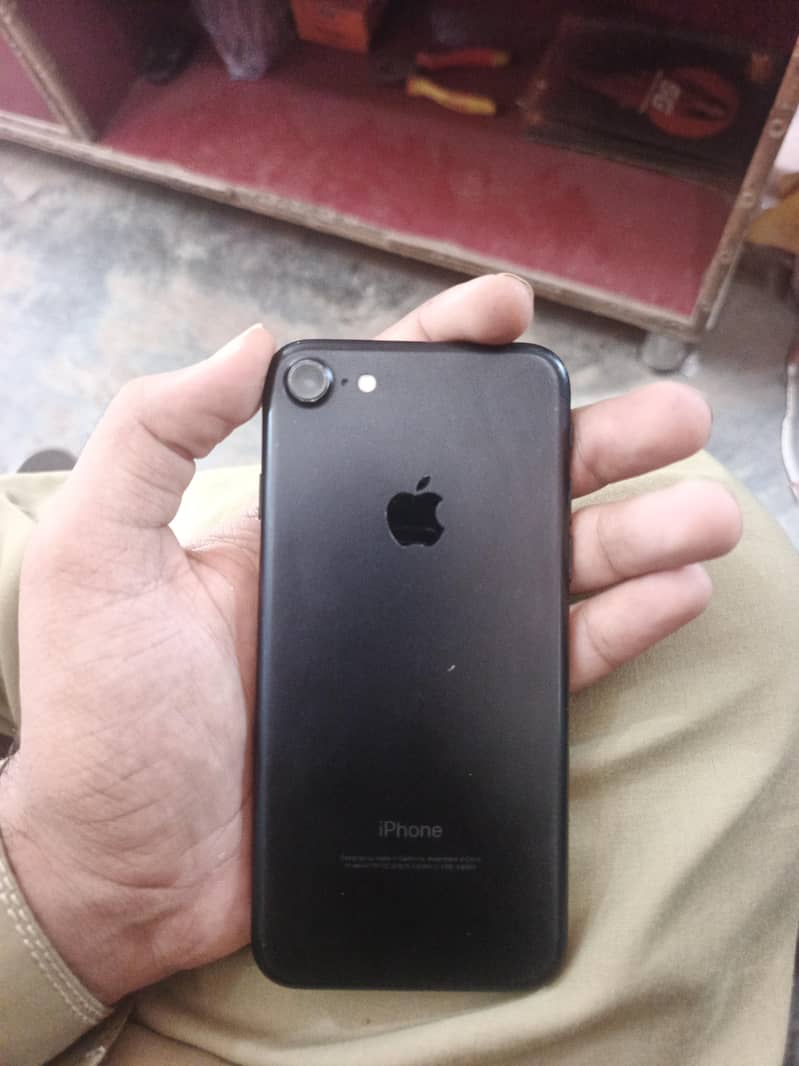 Apple iPhone 7 1