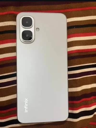 Infinix Smart 10 , 4/64 Warranty 8 month