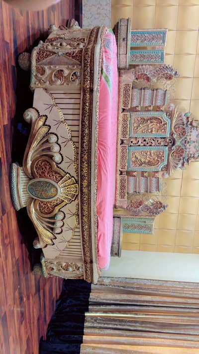 Round super king bed
