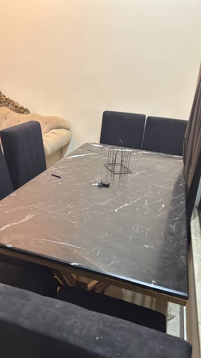 Very decent design dining set with 6chairs & marble table