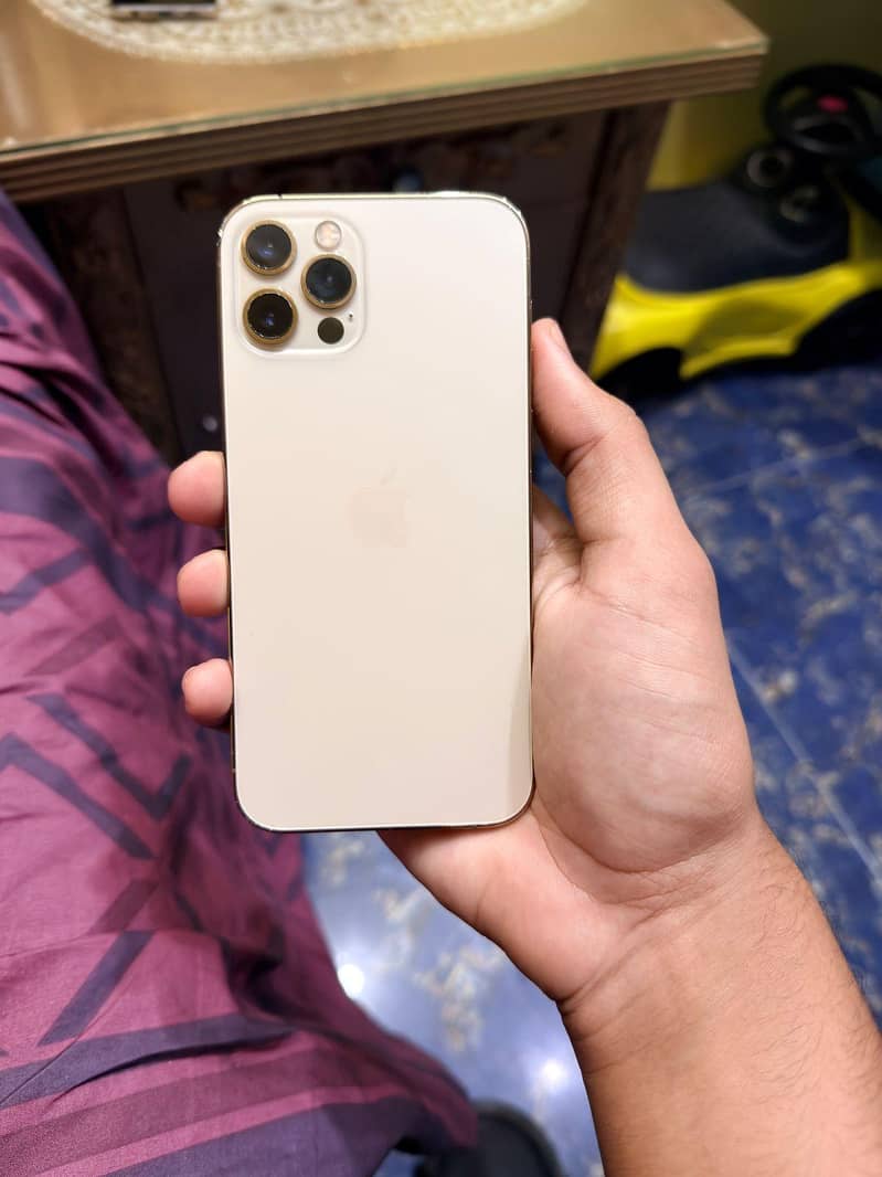 Apple iPhone 12 Pro 3