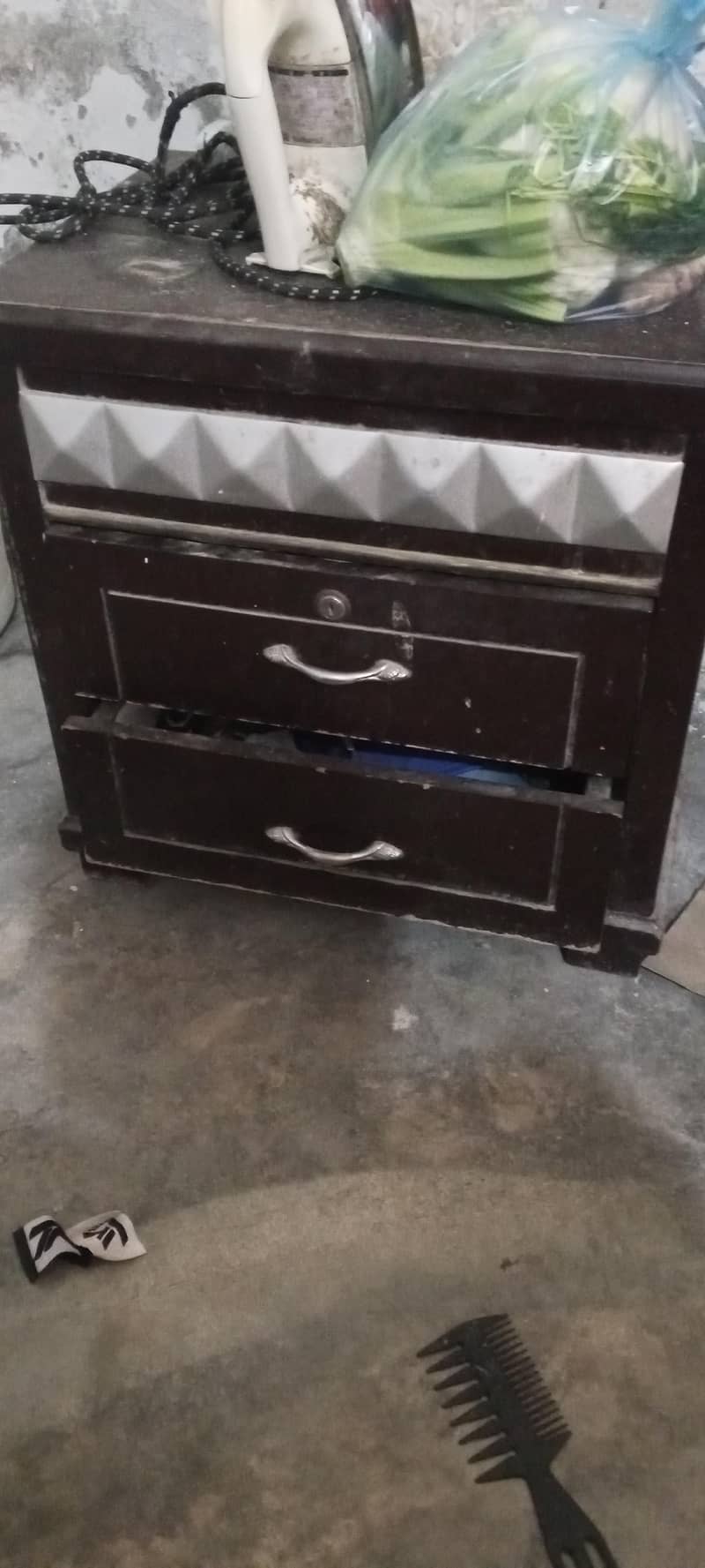 two sides table 1 dressing 1