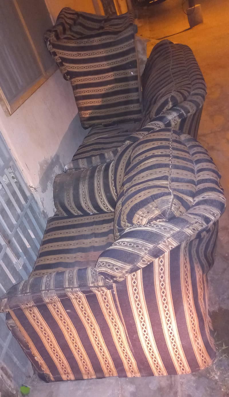 Old Sofa Set 2