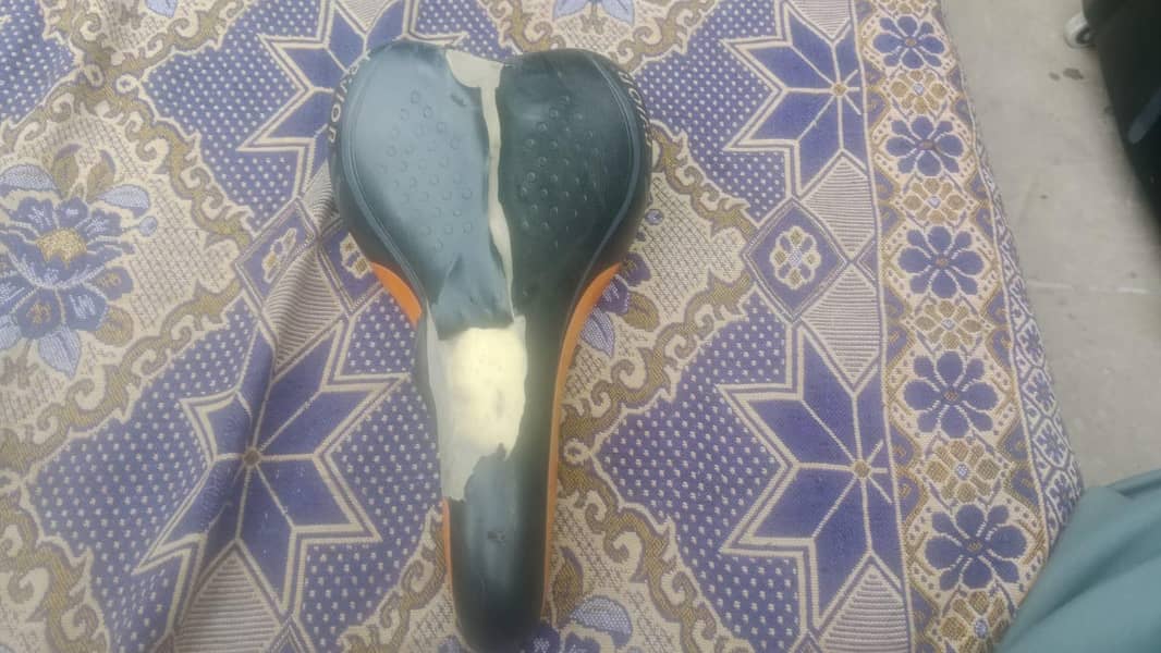 cycle sead and mudguard 0