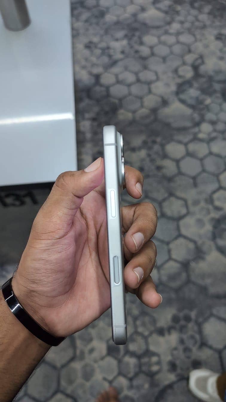 Apple iPhone 17 Pro 4