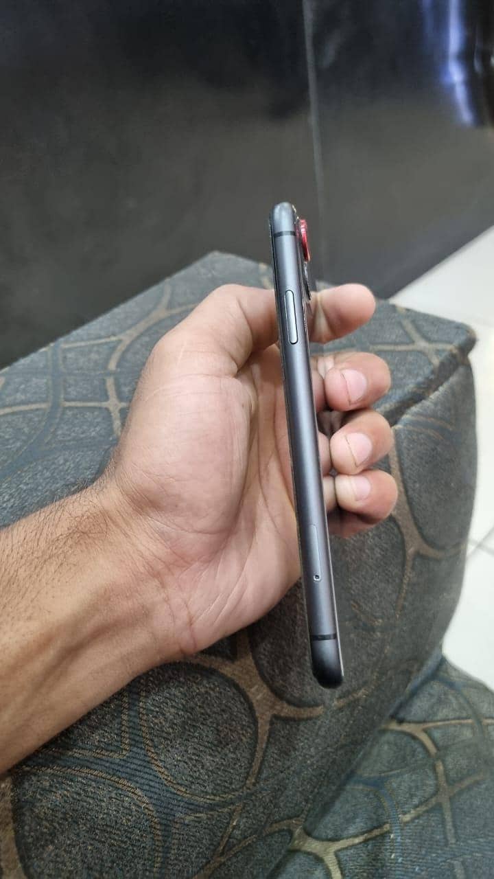 Apple iPhone 11 0