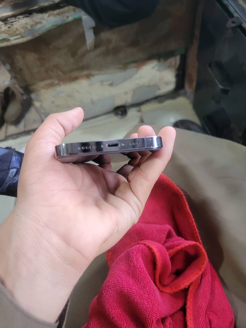 Apple iPhone 13 Pro 1