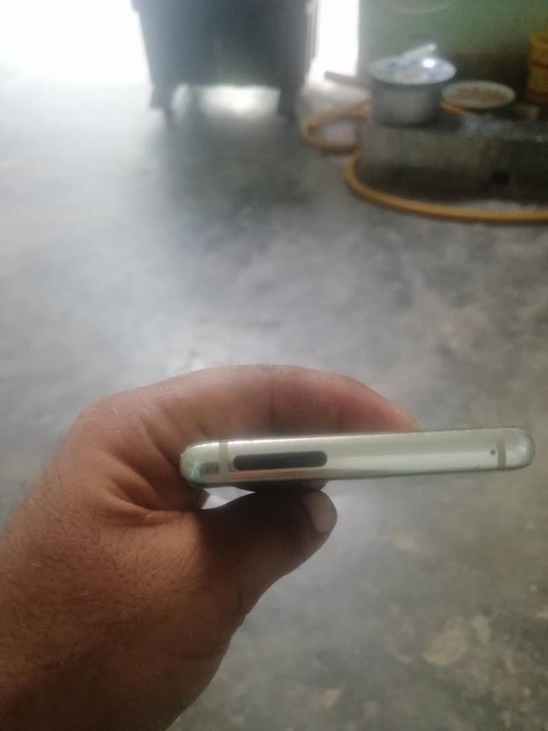 Samsung Mobile Note 8 5