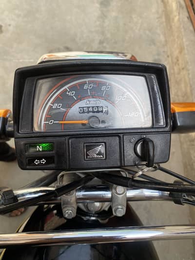 Bilkul new hai original 5400 mileage hai