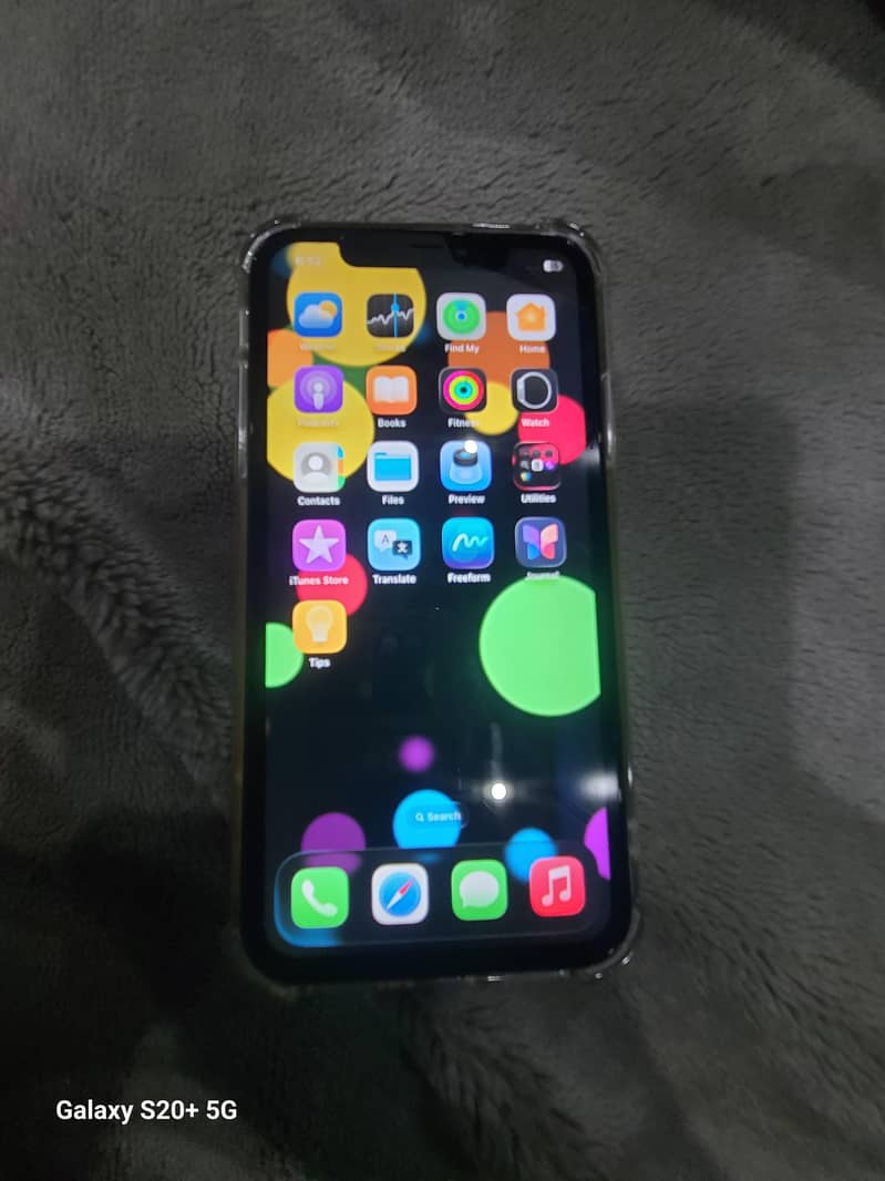 Apple iPhone 11 4