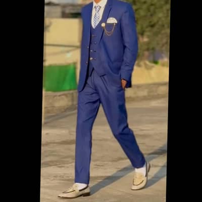 Men’s Large size Blue Suit-Blazer, Waistcoat & Trouser & shoes size 36