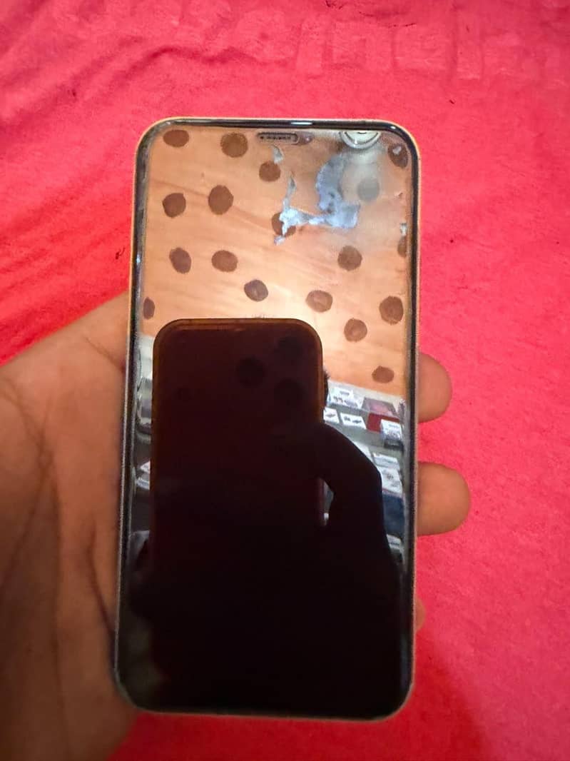 Apple iPhone XS 3