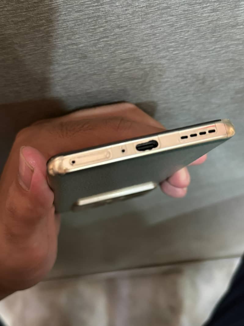 Infinix Note 40 Pro 4