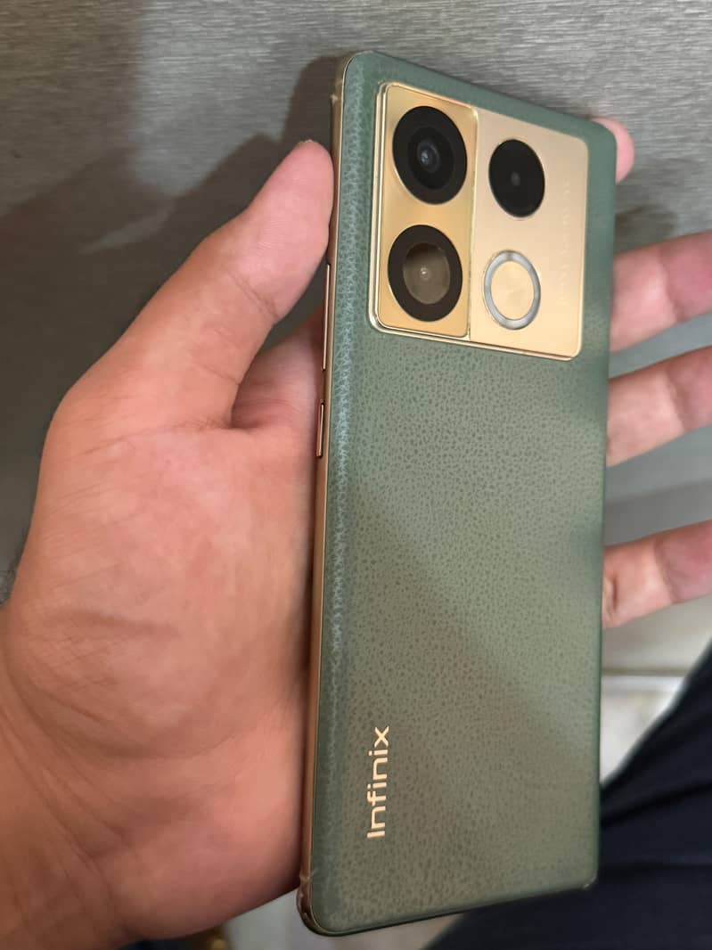 Infinix Note 40 Pro 5
