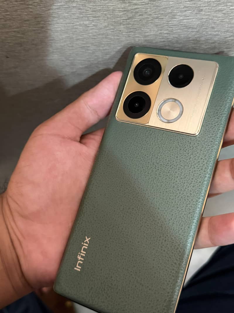 Infinix Note 40 Pro 7